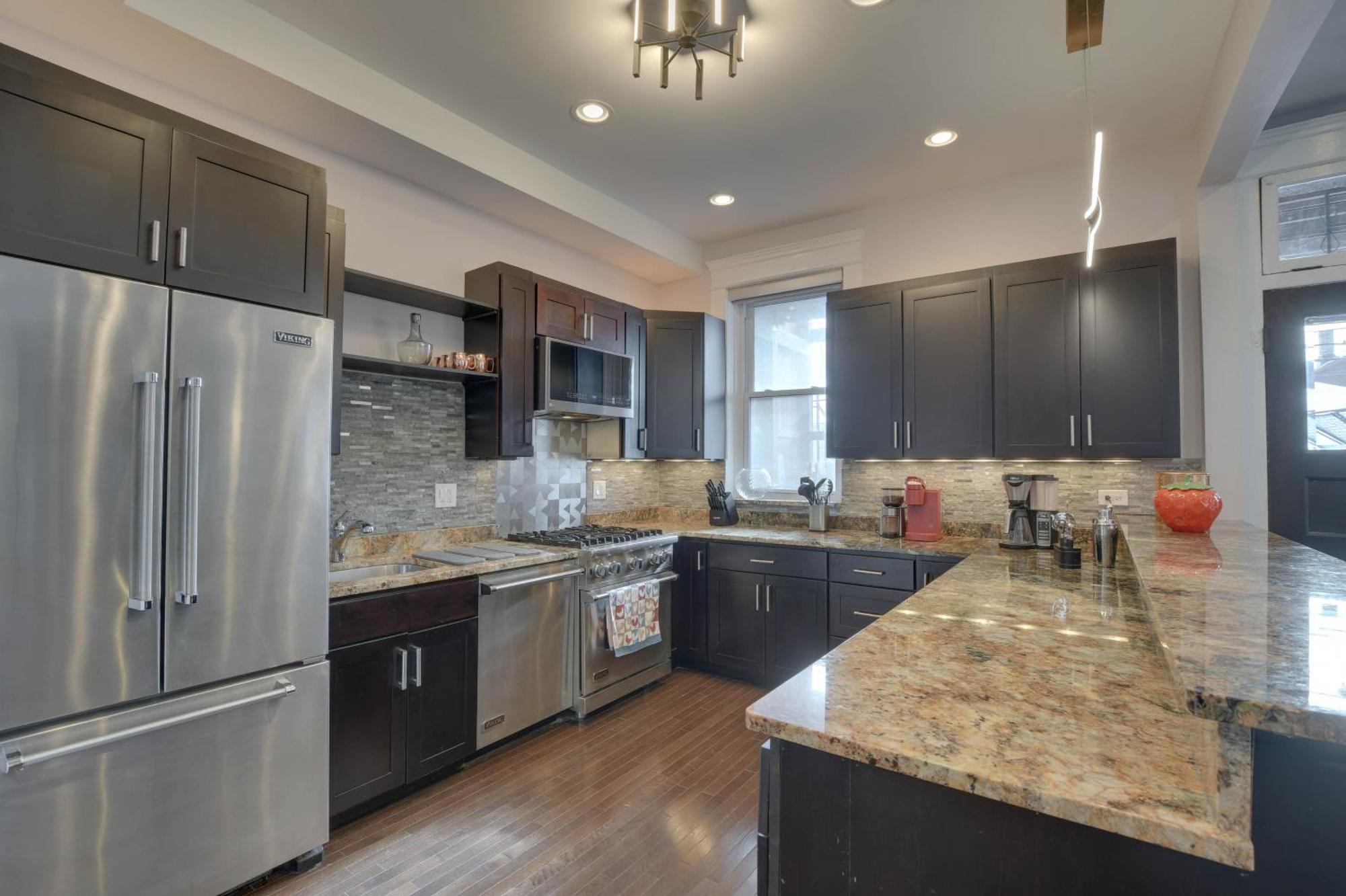 Spacious Condo With Deck About 3 Mi To Downtown Chicago! Eksteriør billede