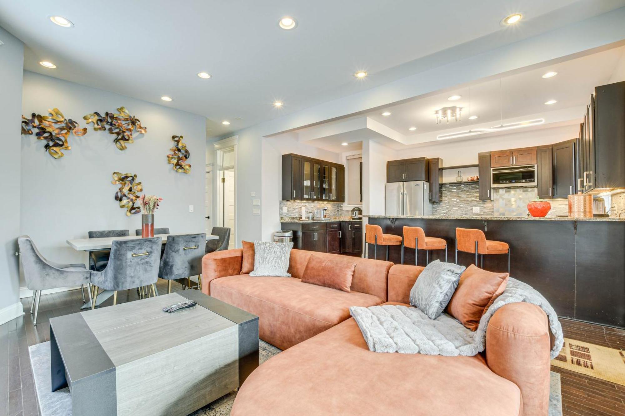 Spacious Condo With Deck About 3 Mi To Downtown Chicago! Eksteriør billede