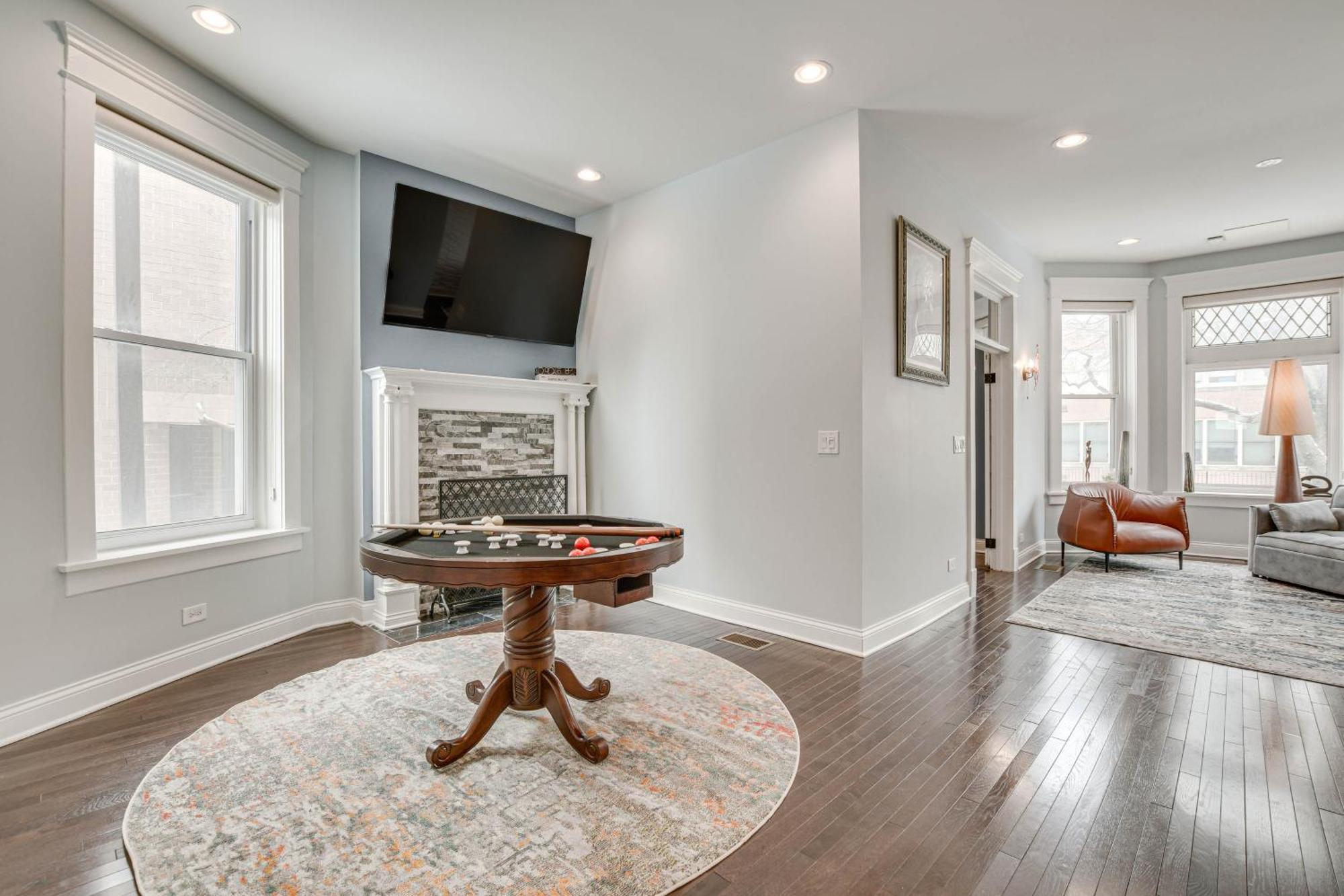 Spacious Condo With Deck About 3 Mi To Downtown Chicago! Eksteriør billede
