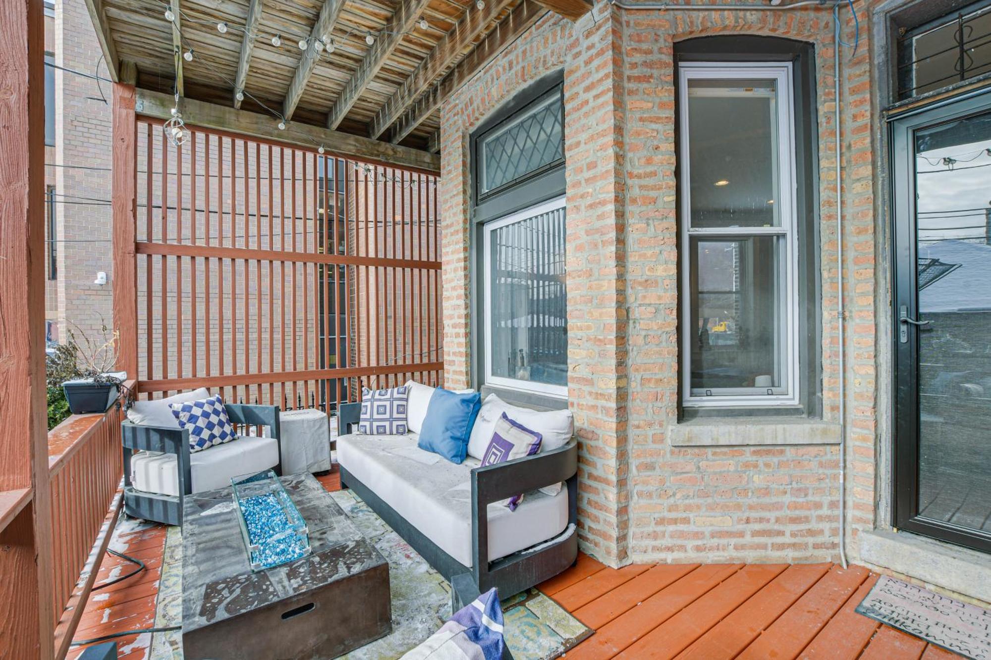 Spacious Condo With Deck About 3 Mi To Downtown Chicago! Eksteriør billede